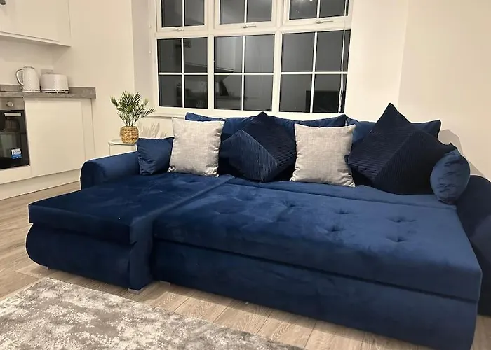 1 Bed High Quality Modern Flat