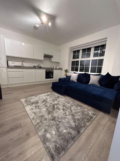1 Bed High Quality Modern Flat